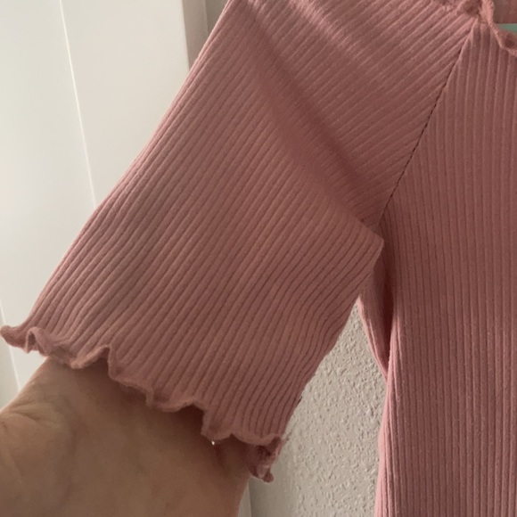 Off/on the shoulder Blouse!! - Picture 2 of 3